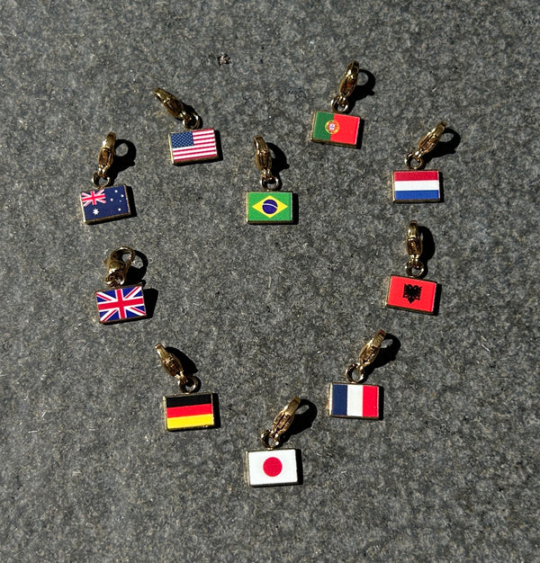 WÄHLE DEINE CHARMS